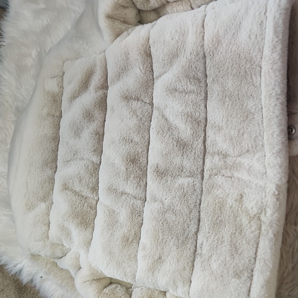 NWT Altar'd State Joelle faux fur jacket - small - Picture 10 of 13